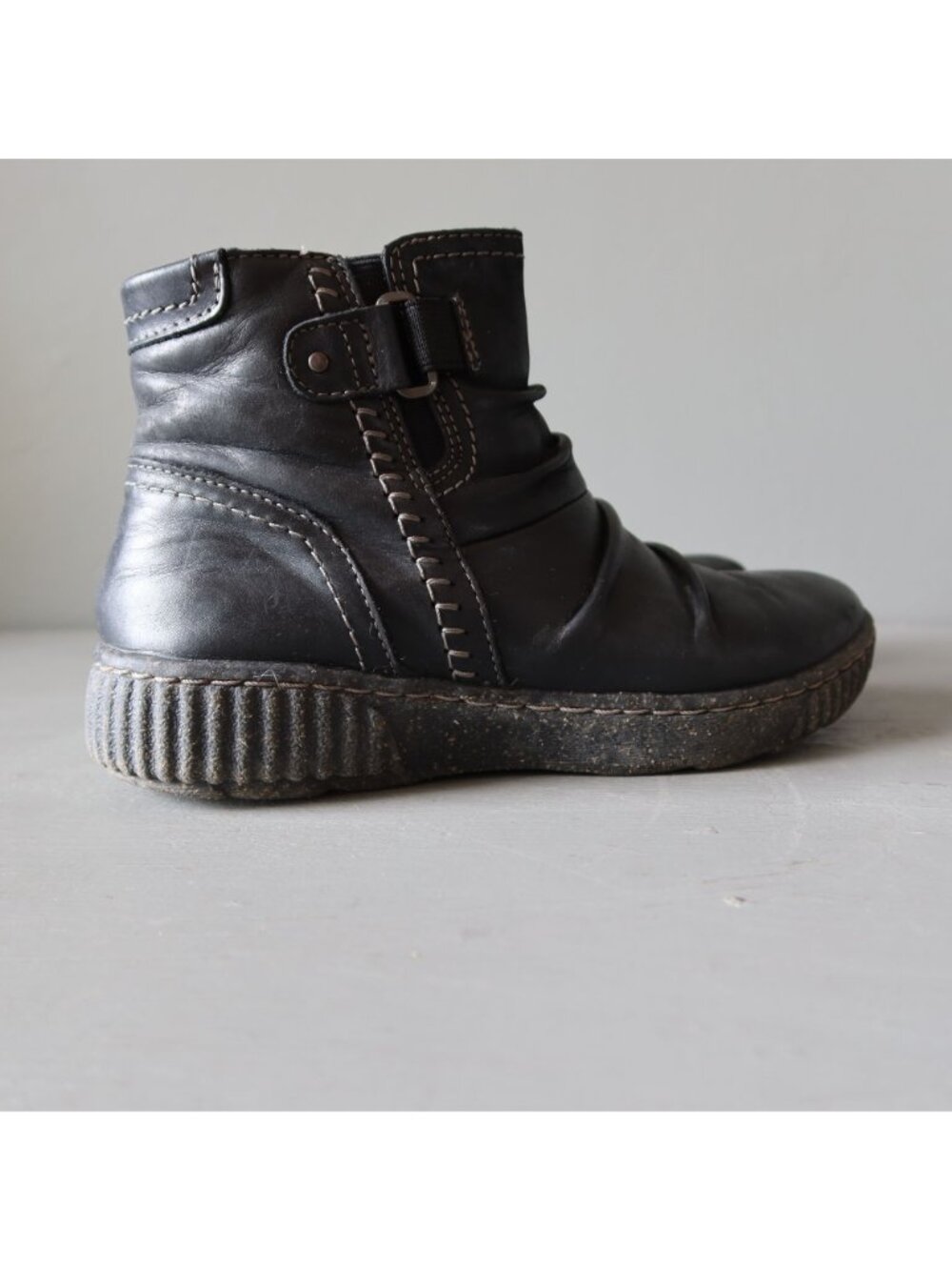 Clarks Shoes Black Leather Ankle Boots Women's Size 5.5 - Picture 10 of 12